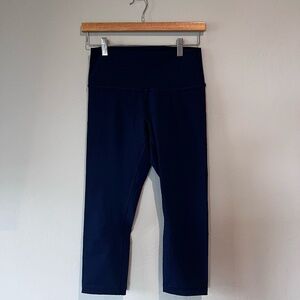 Lululemon cropped LUXTREME wunder under Navy Blue Size 8